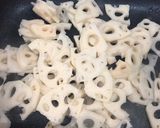 給食の「れんこんのおかか炒め」♡小松菜も作り方2写真