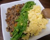 ちょっぴりピリカラ☆食欲そそる三色丼ぶり作り方7写真