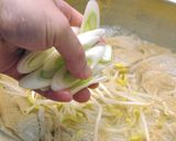 韓国料理ーさつま揚げと豆もやしのスープ作り方3写真