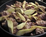 鶏と薩摩芋の 甘じょっぱ照り照り作り方3写真