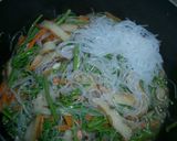 麺つゆで✿わらびとさつまあげの煮物作り方3写真