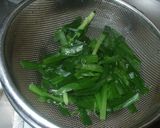 かまぼことニラの豆板醤和え作り方3写真