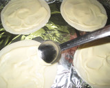 照りマヨ＆ゆで卵の餃子の皮ピザ☆作り方4写真