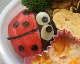 キャラ弁 てんとう虫弁当作り方4写真