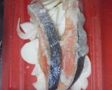 やわらか！ルクエde塩麹♪鮭と野菜蒸し作り方3写真