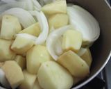 おつまみにも：鶏玉ひもの肉じゃが風作り方4写真
