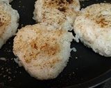 塩麹とゴマで焼きおにぎり作り方1写真