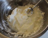 いちごとクリームチーズのヨーグルトアイス作り方4写真