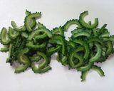 ゴーヤとむきえびのツナコーンサラダ作り方1写真
