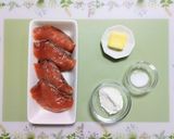 簡単秋の夕飯主菜鮭と蓮根と茸味噌バター炒め魚料理作り方1写真