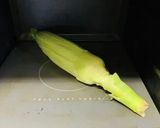 トウモロコシは茹でない！皮でレンチン♡作り方4写真