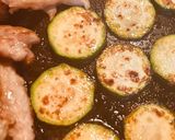 ズッキーニと鶏せせりのわさびポン酢焼き！作り方4写真