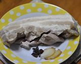 蒜泥白肉（茹で豚肉のニンニクソースがけ）作り方1写真