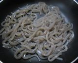 こんにゃくとウィンナーの甘辛炒め✩作り方1写真
