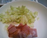 焼き豚とキャベツで作るパスタ作り方1写真