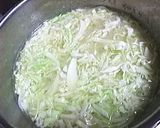 キャベツとワカメのお味噌汁作り方1写真