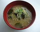 キャベツとワカメのお味噌汁作り方2写真