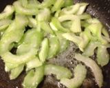 セロリとじゃがいものバター塩麹炒め作り方1写真