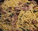 簡単！豚肉ともやしとニラの中華焼きそば♪作り方4写真