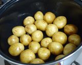ころ芋（じゃがいも）の煮っころがし作り方1写真