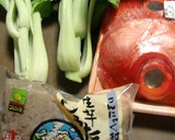 金目鯛のあらと青梗菜・白滝の醤油煮作り方1写真