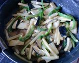 じゃが芋と茄子の♪ごま味噌餡かけ炒め作り方3写真