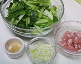 小松菜と豚肉の炒め～小鉢作り方2写真