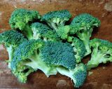 レンジで簡単！ ブロッコリーのワサビ和え 副菜作り方1写真