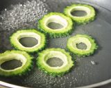 ゴーヤバーグのカマンベールチーズ焼き作り方2写真