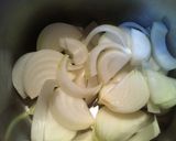 玉葱と干しエビで煮込む豚ロース作り方1写真