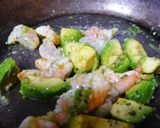 えびアボカドのカレークリームグラタン。作り方2写真