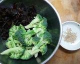 キクラゲとブロッコリーの中華煮作り方1写真