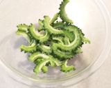 さっぱり梅香る♪ ゴーヤと豚のパスタ作り方1写真