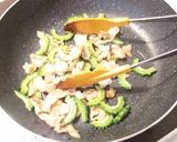 さっぱり梅香る♪ ゴーヤと豚のパスタ作り方3写真