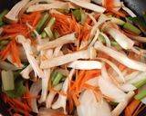 野菜たっぷり！冷麺の甘味噌炒め作り方3写真