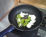 男の料理 アスパラと新玉ねぎの炒め物作り方3写真