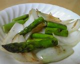 男の料理 アスパラと新玉ねぎの炒め物作り方4写真