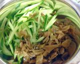 手羽中と胡瓜・榨菜ピリ辛和え作り方7写真