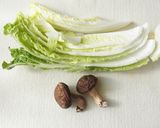 副菜あと一品に！白菜としいたけ炒め作り方1写真