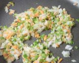 野菜たっぷり！和風レタスチャーハン☆作り方2写真