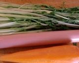 ソーセージ＋水菜＋人参のソースがらめ作り方1写真