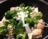塩麹で作る、鶏団子とブロッコリーの酒蒸し作り方5写真
