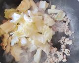 豚ひき肉とキャベツと卵の焼きうどん作り方5写真