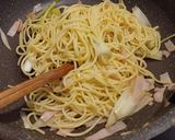 ウドとハムの甘醤油胡麻油パスタ作り方2写真