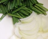 塩麹漬豚ロースでニラ卵炒め作り方1写真