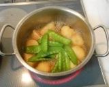 シンプル田舎料理＊新ジャガと絹さやの煮物作り方7写真