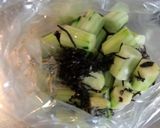 安いきゅうりを塩昆布とごま油でばくばく。作り方2写真