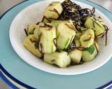 安いきゅうりを塩昆布とごま油でばくばく。作り方4写真