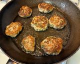 【簡単作り置き】鶏挽肉ともずく焼き作り方5写真