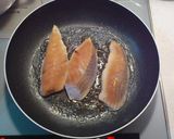 鮭のバター焼き♪～ポン酢きのこのせ～作り方2写真